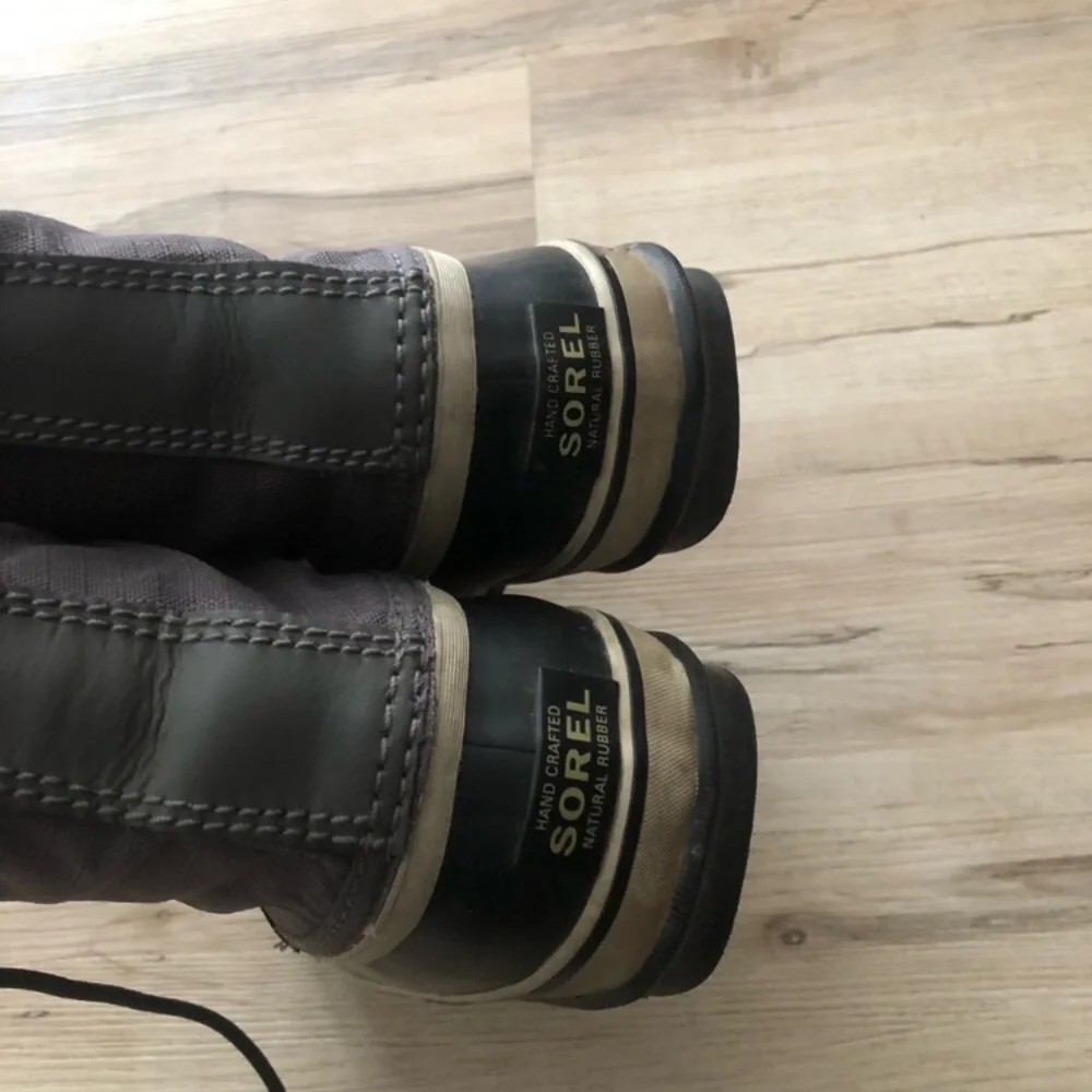 Sorel Black and Gray Boots with Shearling Trim - Picture 11 of 11